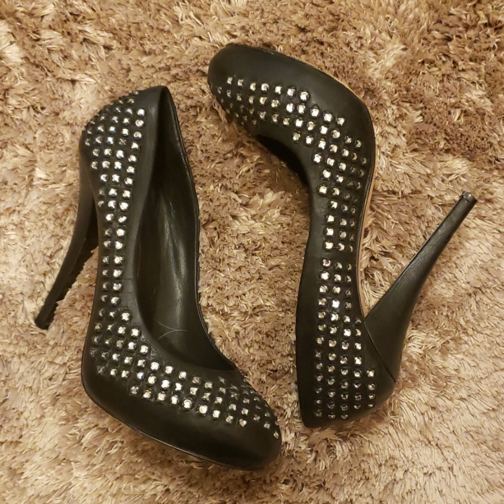 Dolce Vida 9.5 Black Leather Pumps w/ Stones